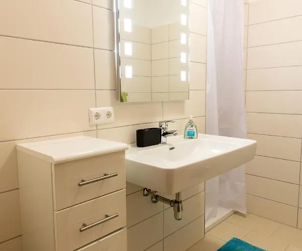 L&p Gerlitzen & Pool - Haus Enzian Apartament